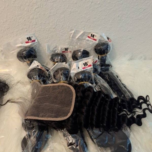 Bundle deep wave includes closure 4x4 - Picture 2 of 3